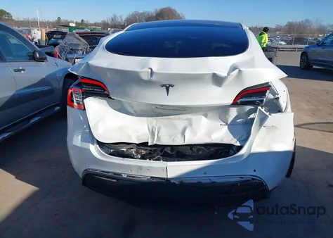 2022 Tesla Model Y Long Range Dual Motor All-Wheel Drive z USA, uszkodzony, nr VIN 7SAYGDEE0NF370077